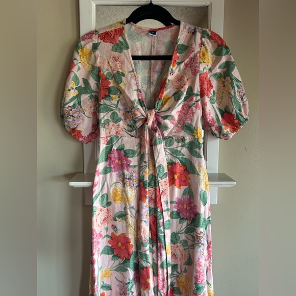 Old Navy Floral Linen Blend Twist Front Midi Dress with Puff Sleeves - Picture 4 of 15